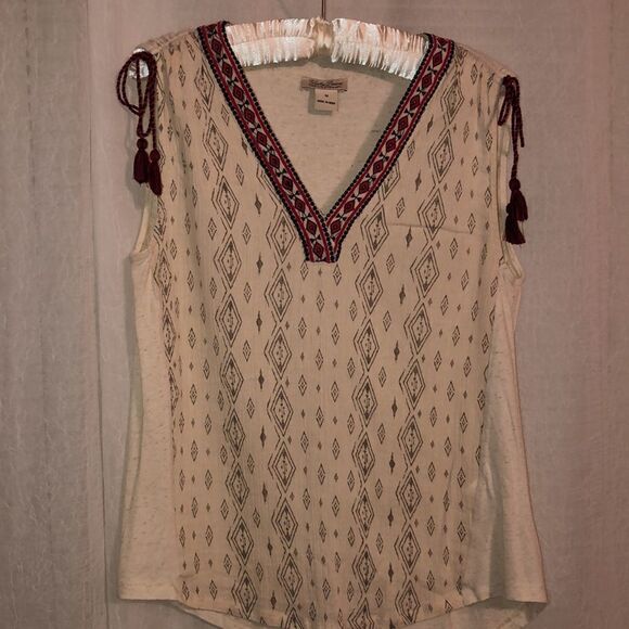 Lucky Brand Tops - Lucky Brand M Embroidered VNeck Sleeveless Knit Top with Tassel Details